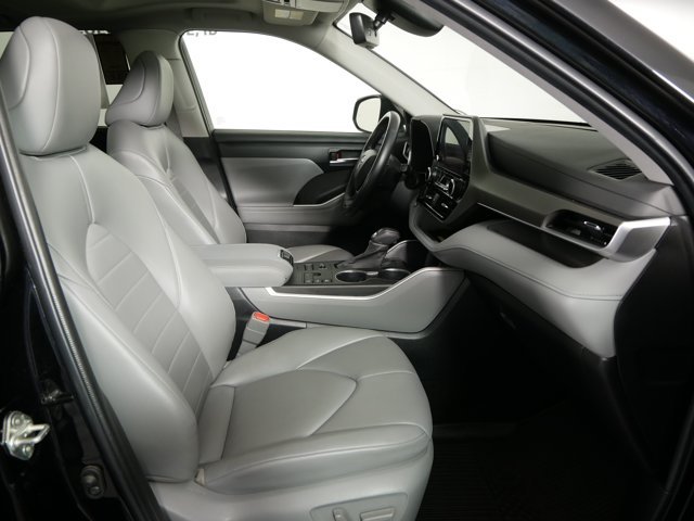 Used 2023 Midnight Black Metallic Toyota XLE image 18