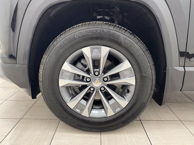 New 2026 Mosaic Black Metallic Chevrolet LT image 5