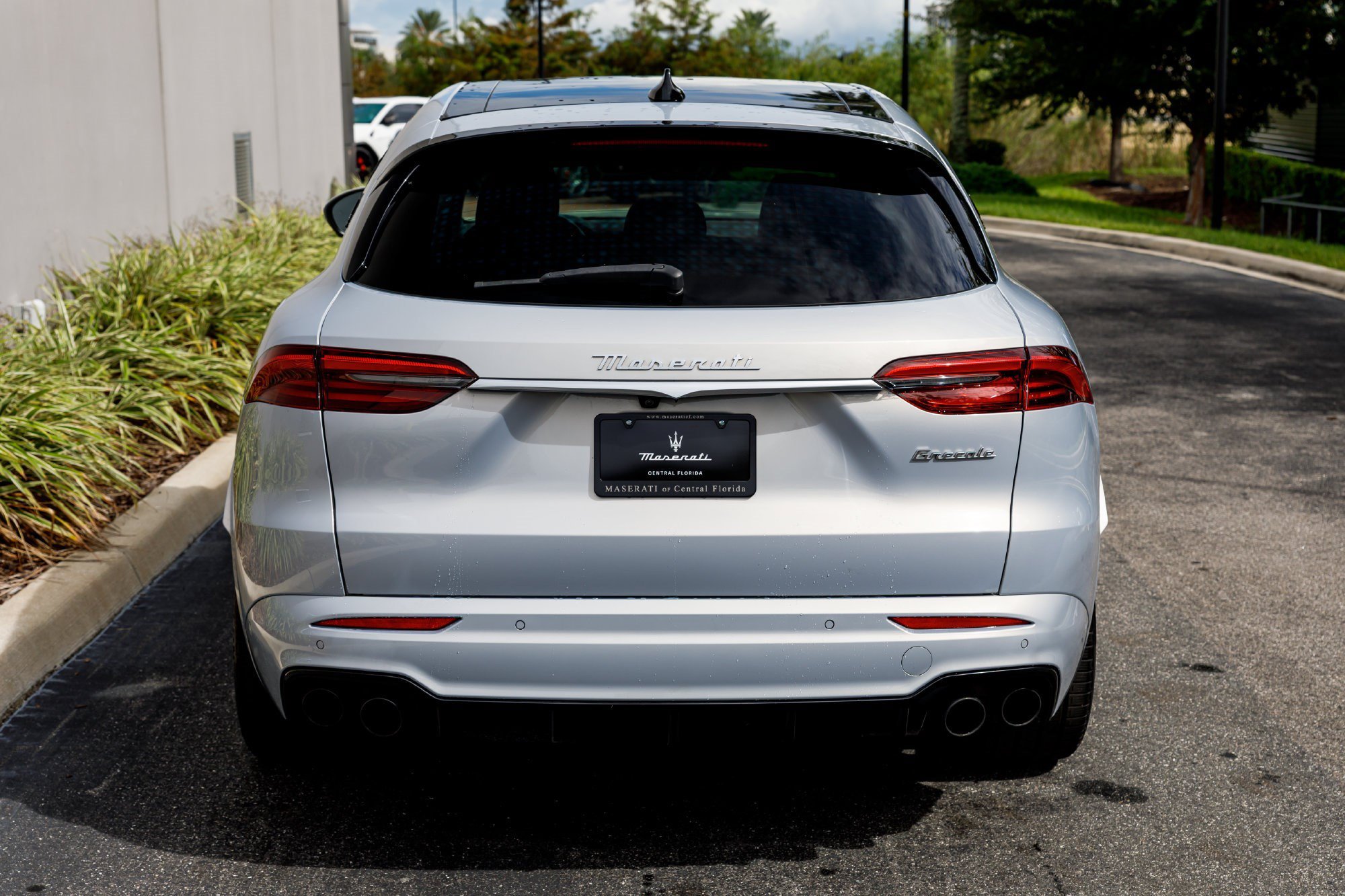 Used 2023 Bianco Astro Metallic Maserati Modena image 4