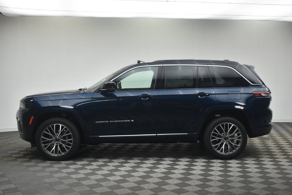 New 2027 Fathom Blue Pearl-Coat Paint Jeep Summit image 15