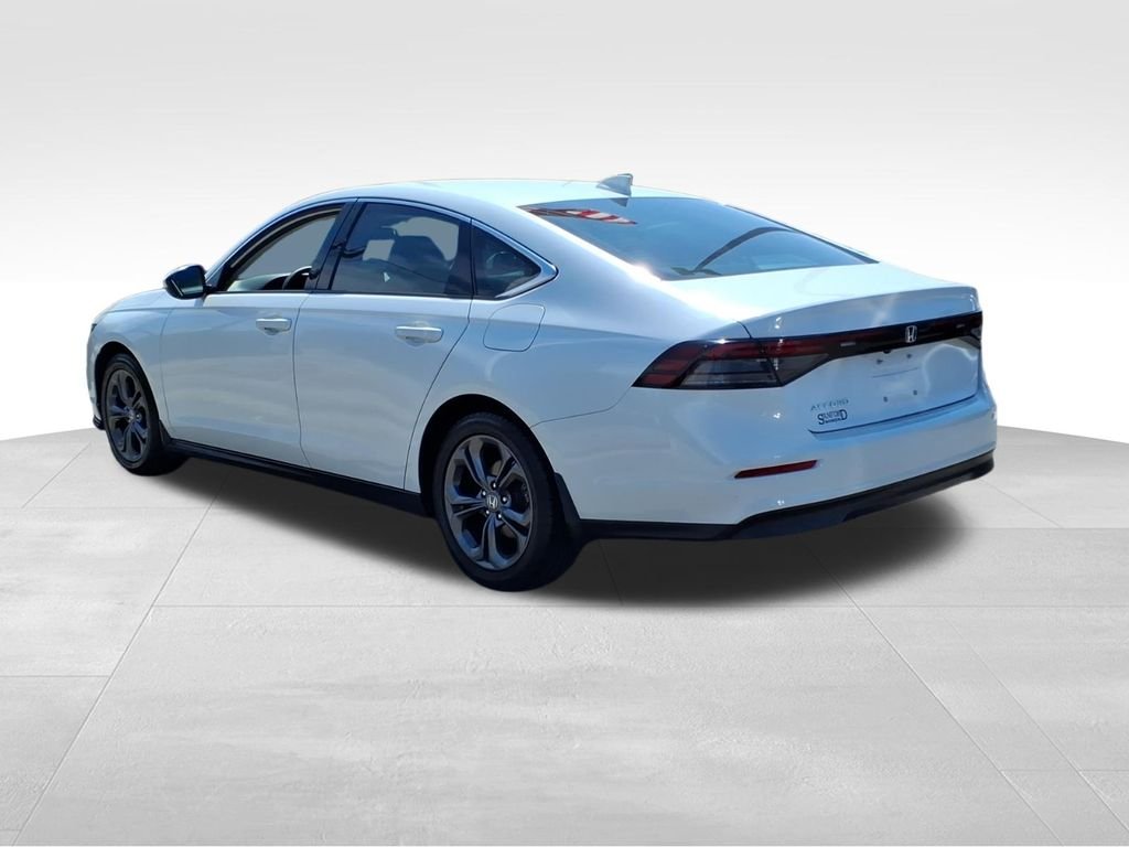 Used 2023 Platinum White Pearl Honda EX image 24