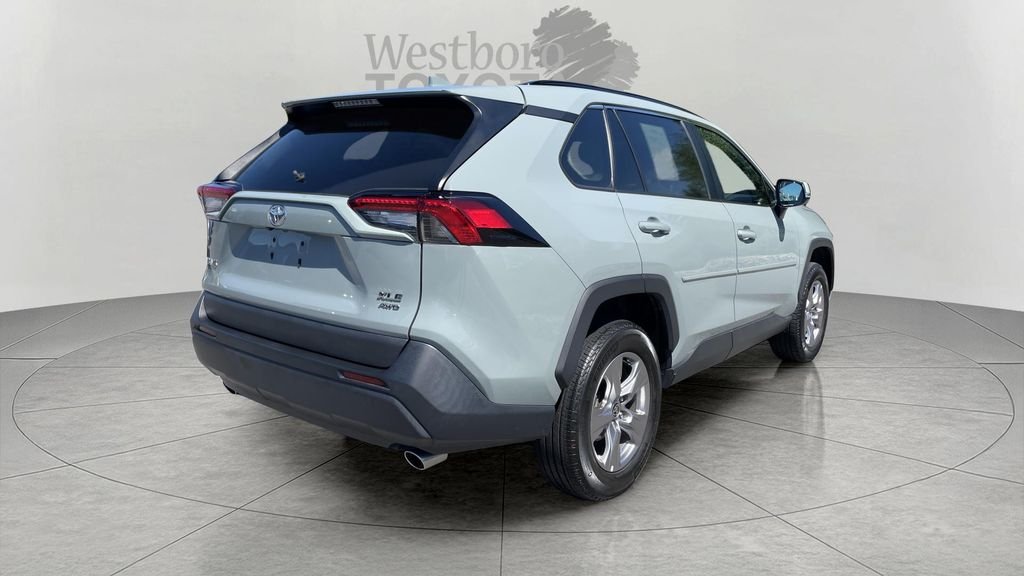 Used 2023  Toyota XLE image 7