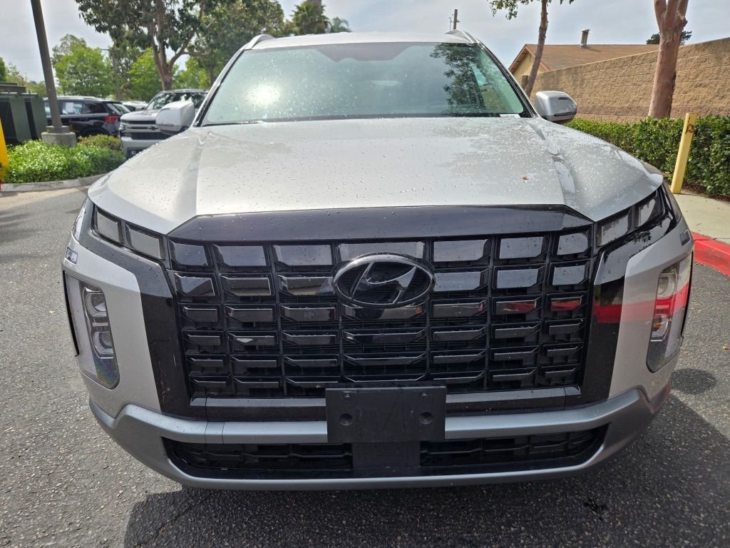 Used 2025 Silver Hyundai SEL image 2