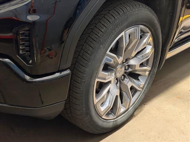 Used 2025 Onyx Black GMC Denali image 3