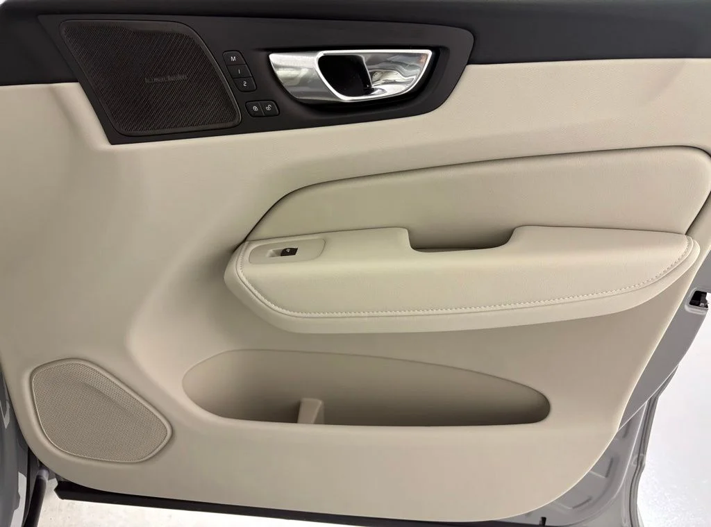 New 2026 Vapour Grey Volvo Ultra image 41