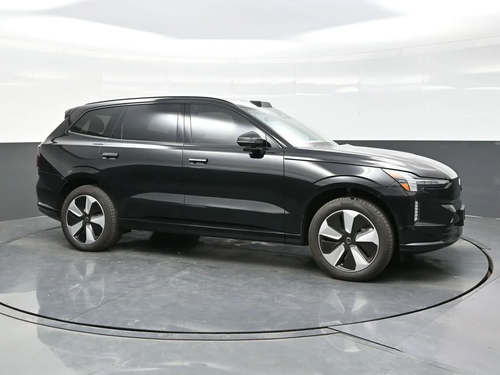 2025 Volvo EX90 Plus - Photo 8