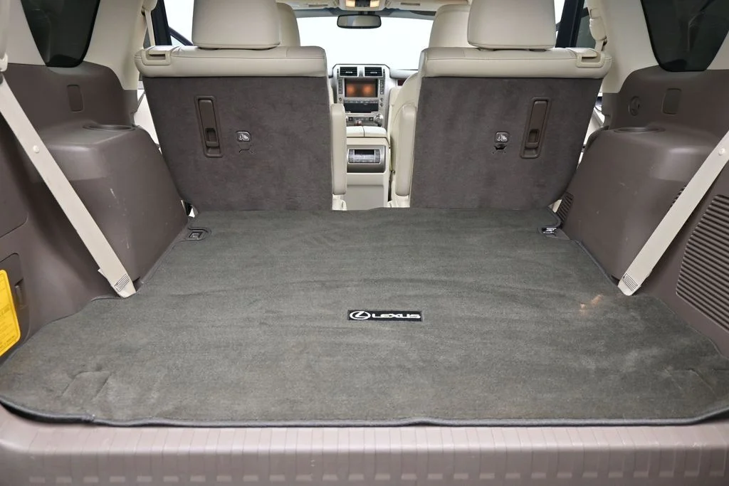 Used 2017  Lexus 460 image 18