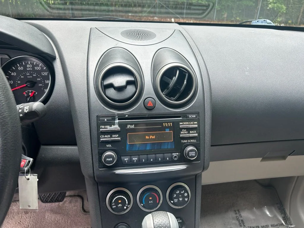 Used 2015 Gray Nissan S image 17