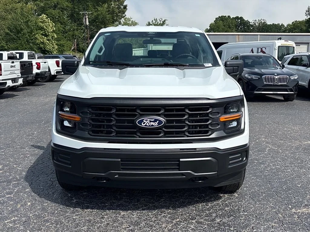 New 2026 Oxford White Ford XL image 2