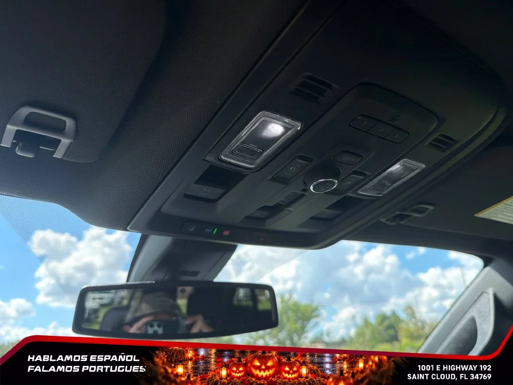 Used 2022 BLACK Chevrolet Z71 image 24
