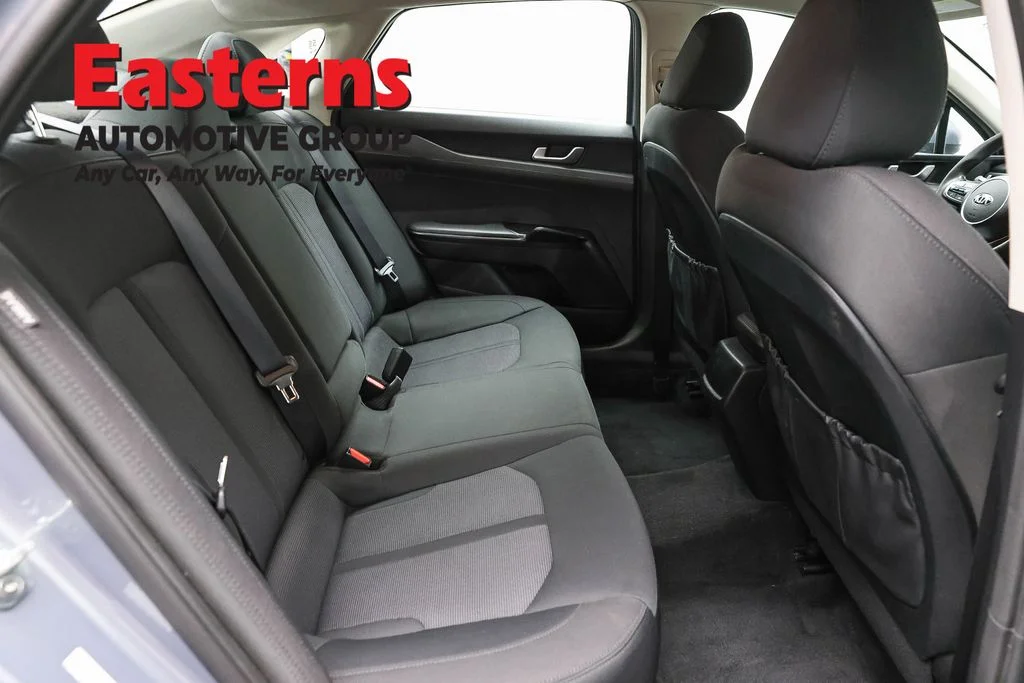 Used 2021 Silver Kia LXS image 22