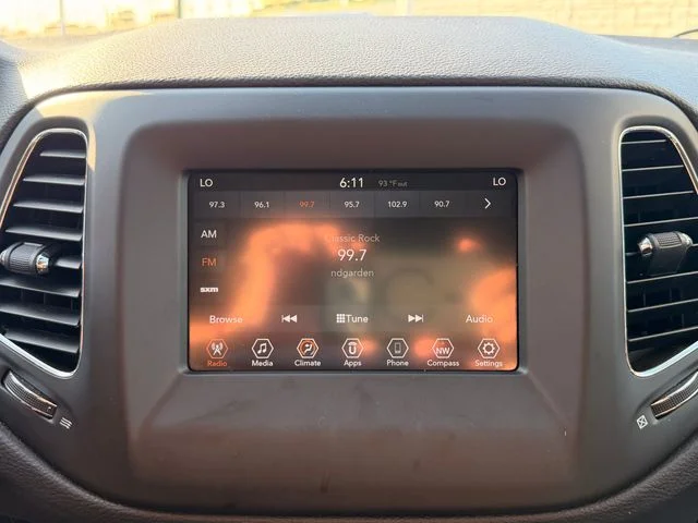 Used 2019 White Jeep Latitude image 16
