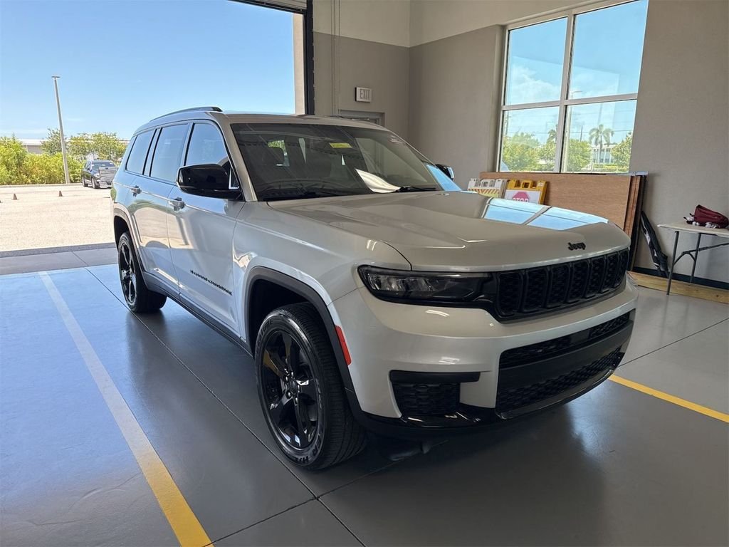 2024 Jeep Grand Cherokee L Altitude X 4x4's photo