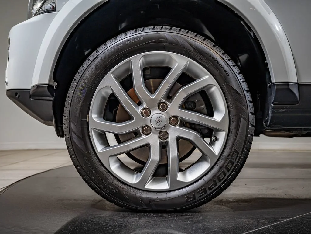 Used 2016 White Land Rover HSE image 10