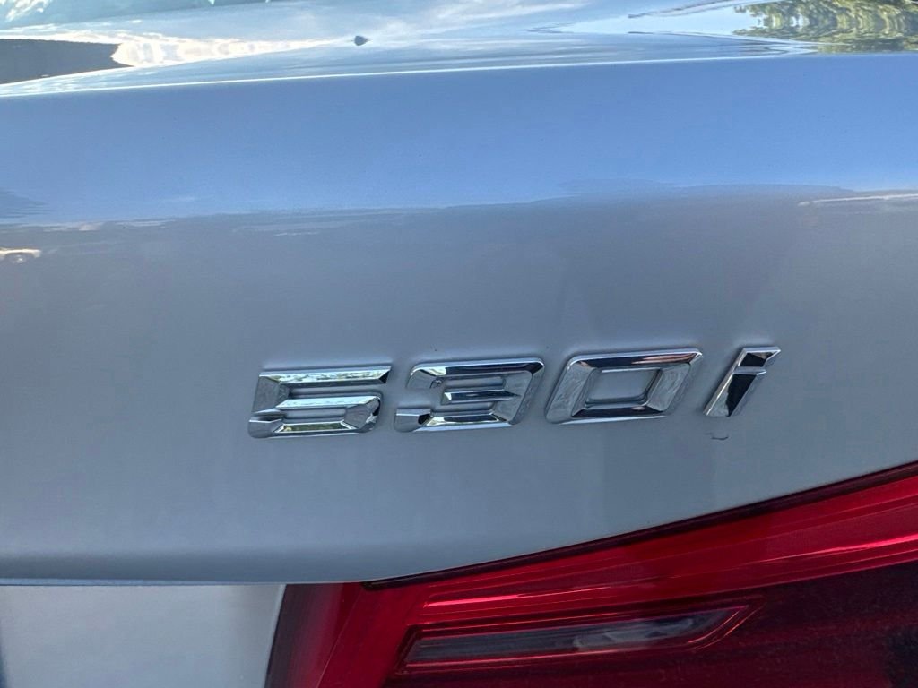 Used 2019 Silver BMW 530i xDrive image 21