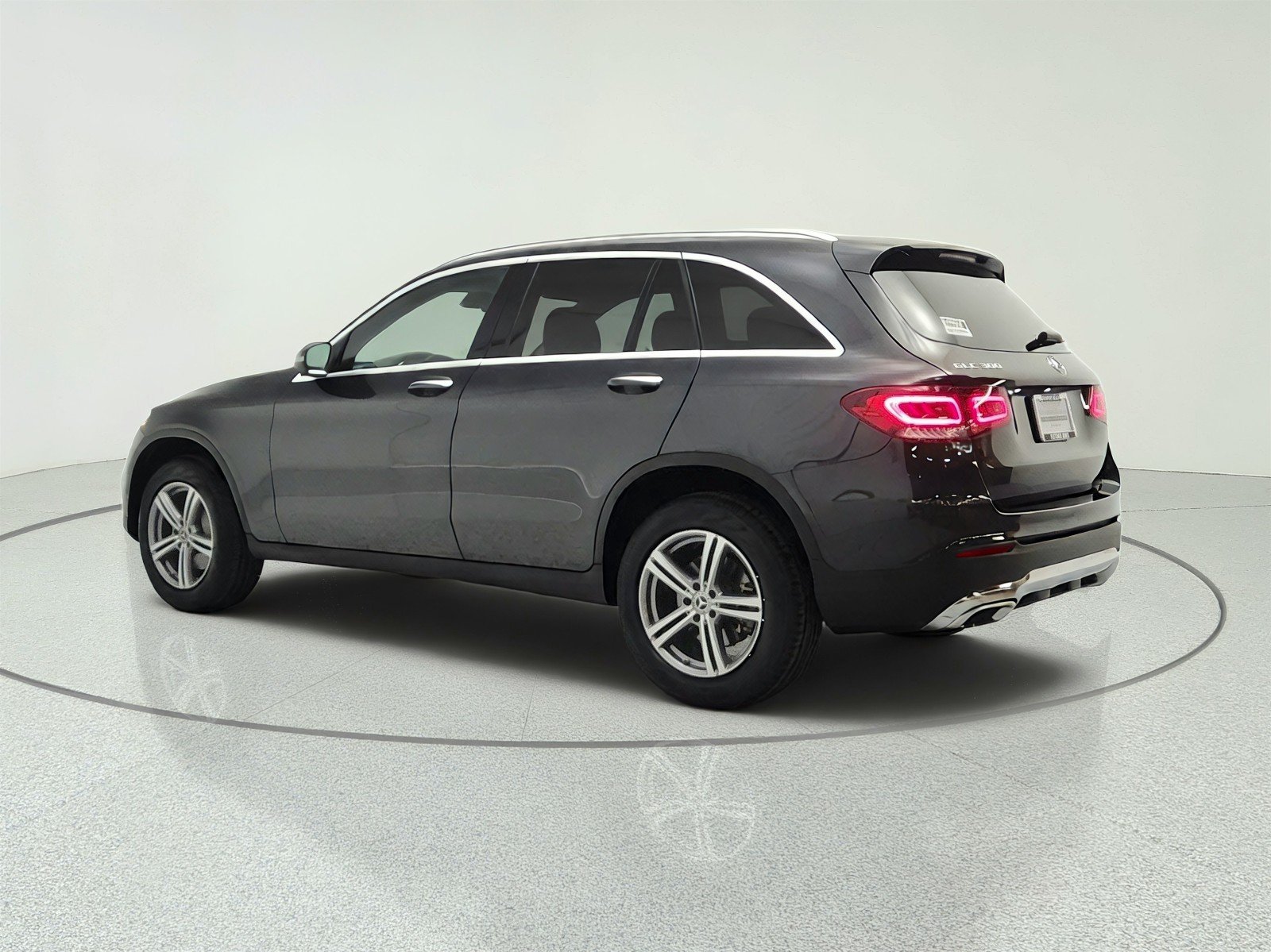 Used 2022 Graphite Grey Metallic Mercedes-Benz GLC 300 SUV image 7