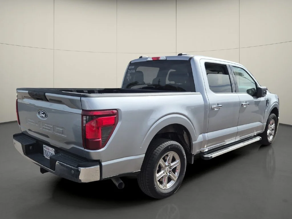 Used 2025 Silver Ford XLT image 6