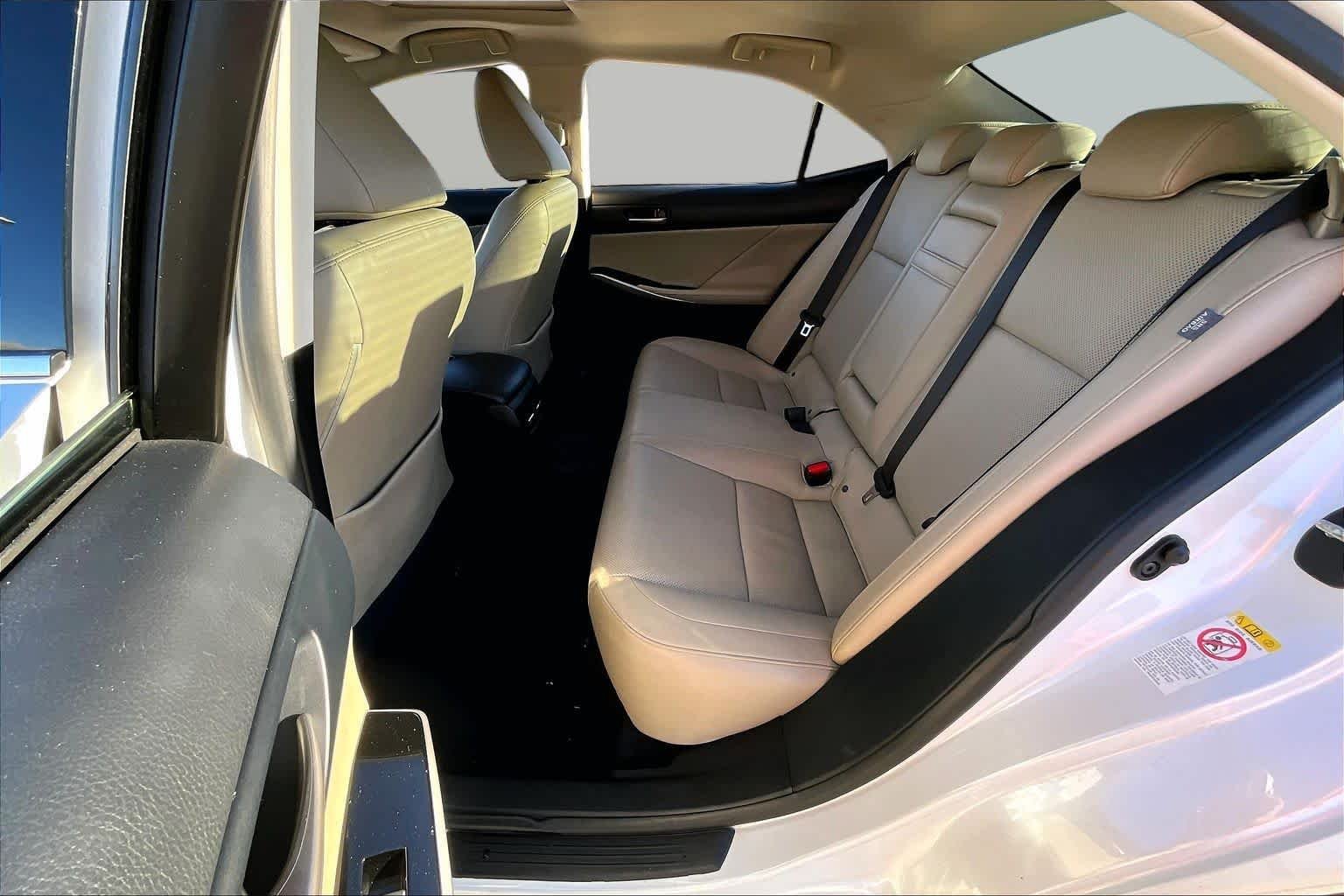 Used 2017 Eminent White Pearl Lexus  image 19