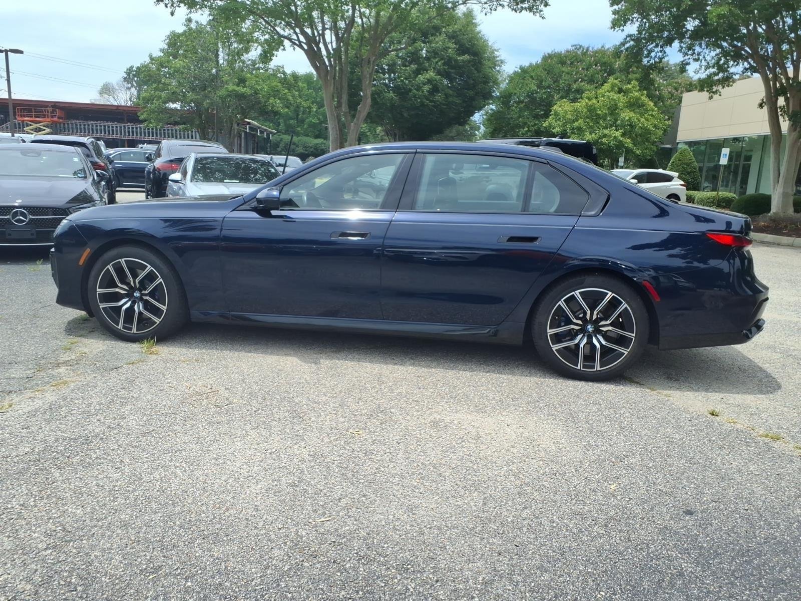 Used 2024 Tanzanite Blue II Metallic BMW 760i xDrive image 9
