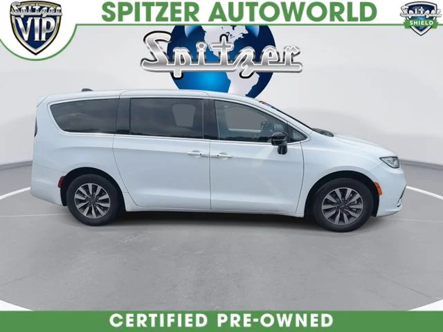 Used 2024 White Chrysler Select image 10