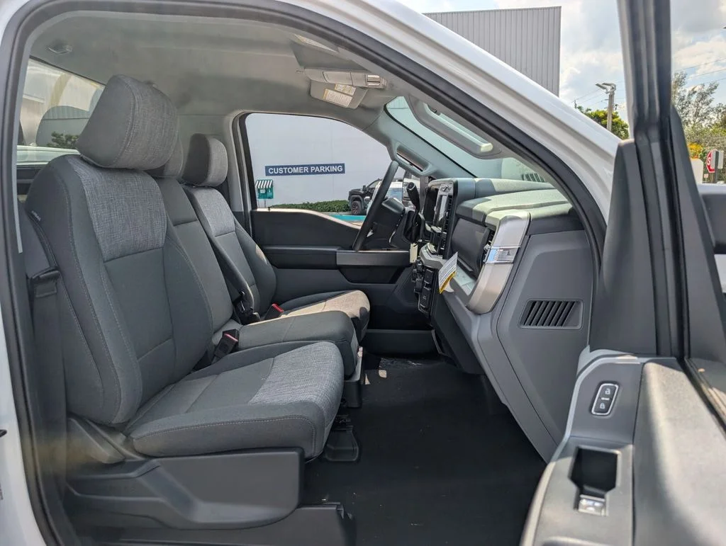 New 2026 Oxford White Ford F-350® XLT image 7