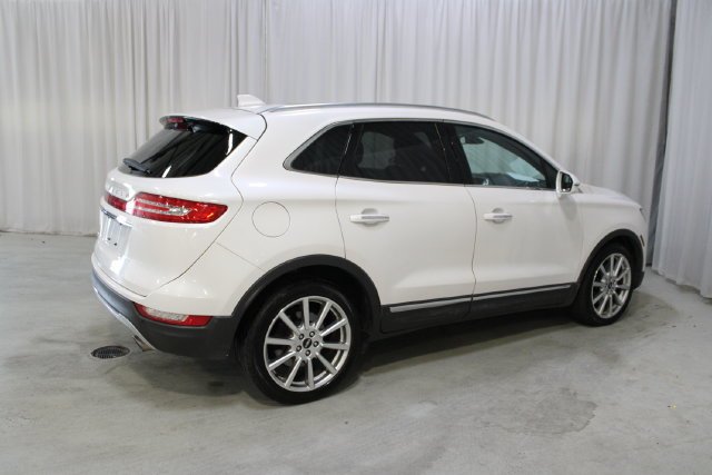 Used 2019 White Lincoln Reserve image 32