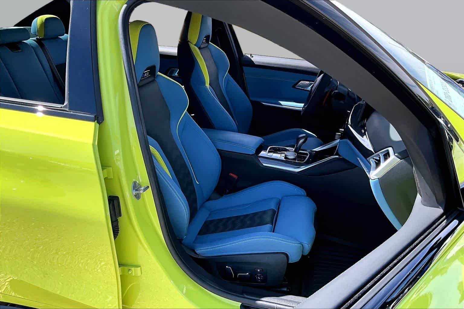 Used 2026 Sao Paulo Yellow BMW Competition xDrive image 7