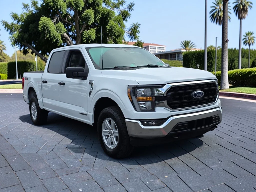 Used 2023 White Ford XLT image 4