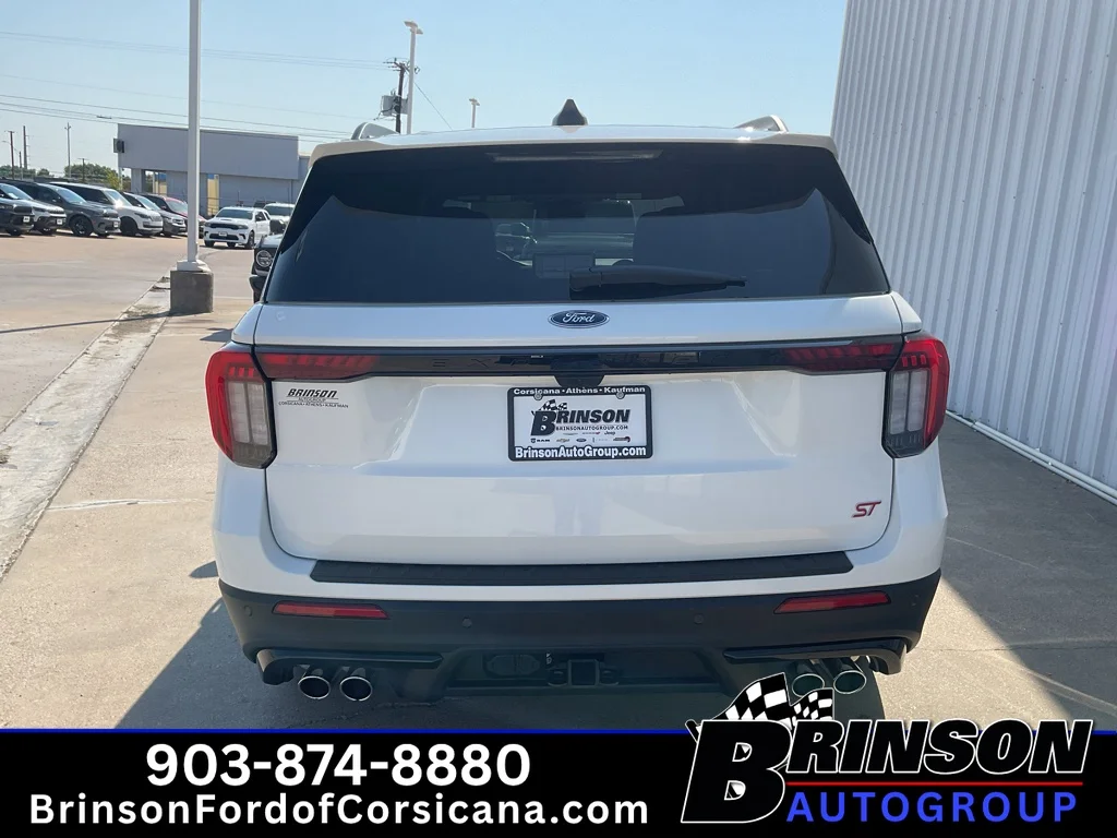New 2026 Star White Metallic Tri-Coat Ford ST image 4