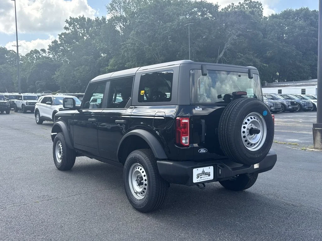 New 2026 Black Ford Base image 5