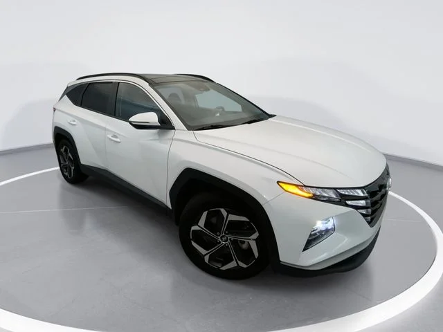 Used 2023 White Hyundai SEL Convenience image 1