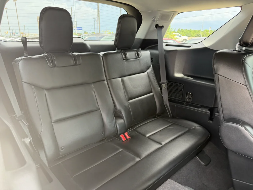 Used 2022 Star White Metallic Tri-Coat Ford Limited image 27