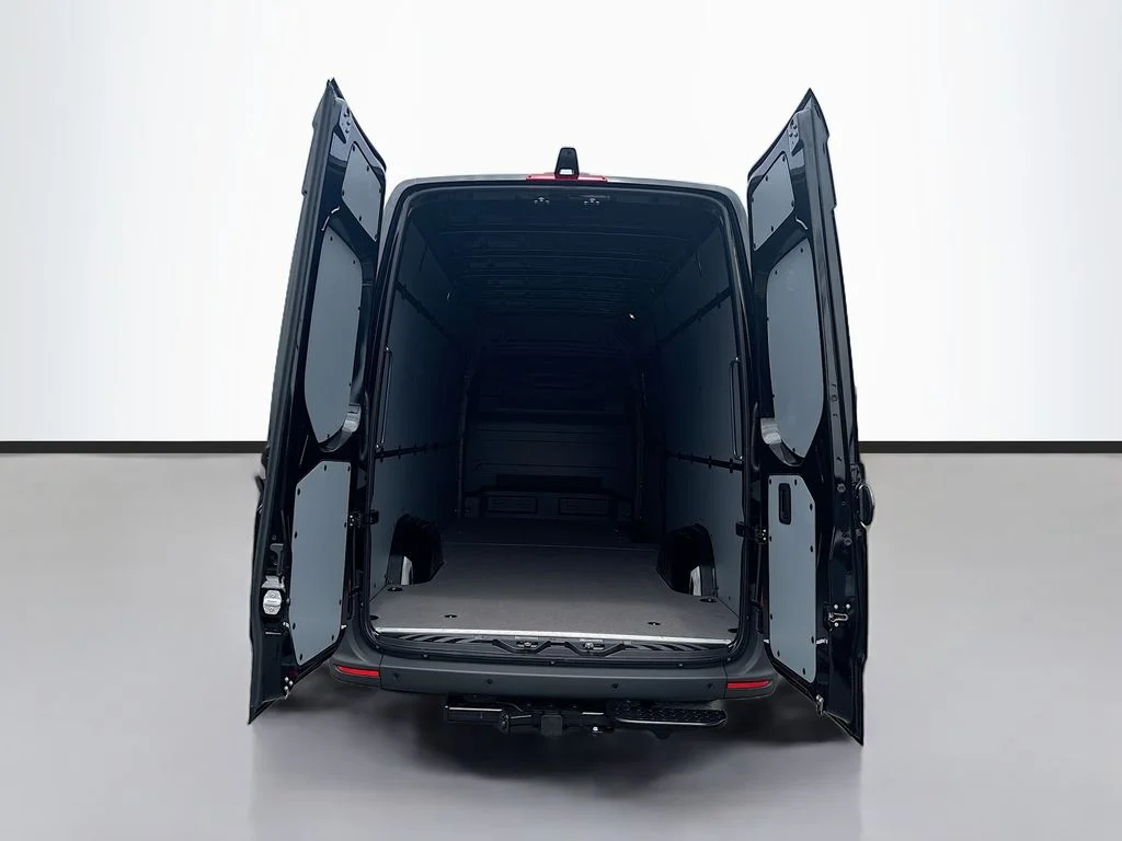 New 2026  Mercedes-Benz Cargo 170 WB image 9