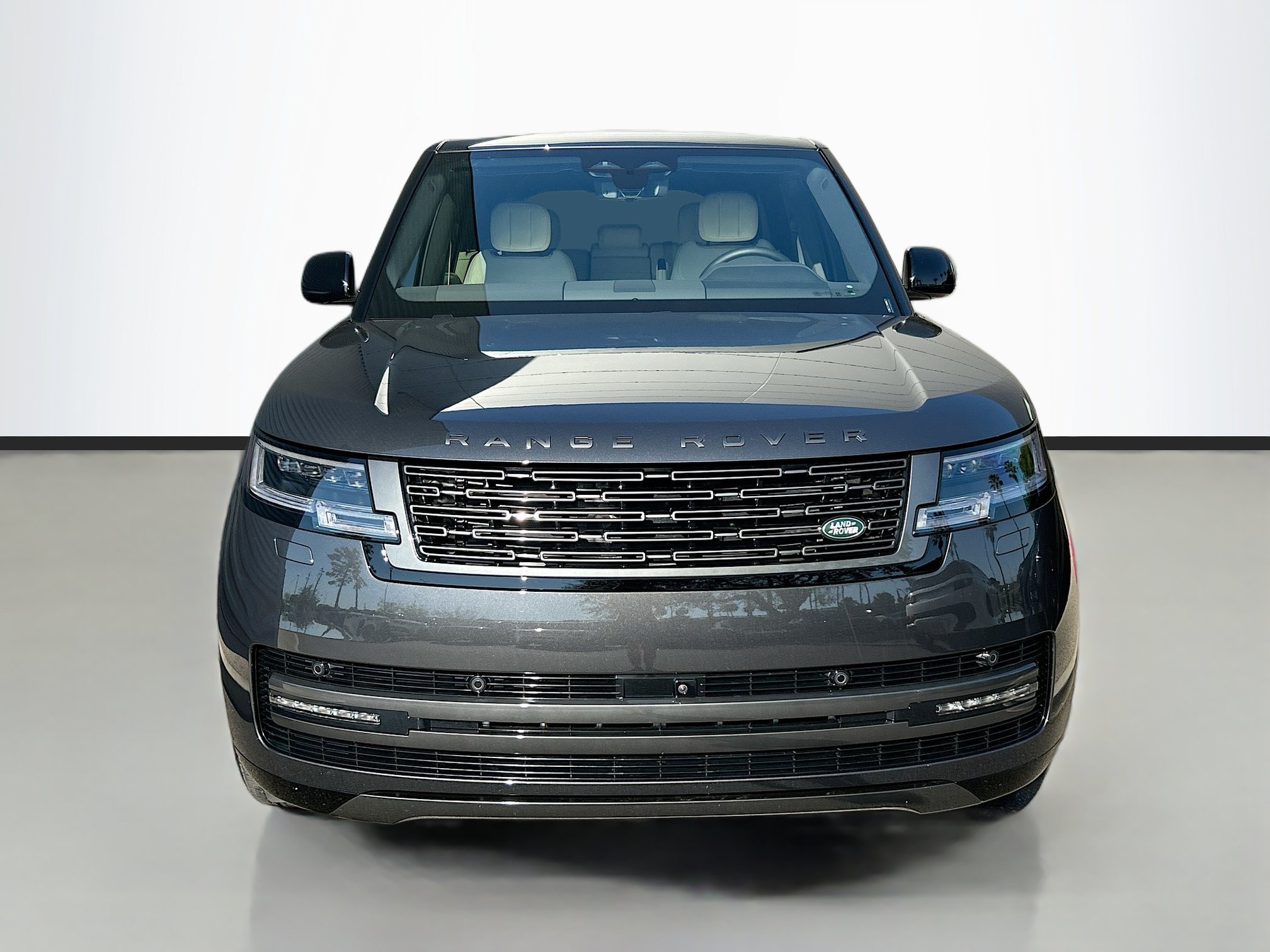 Used 2025 Gray Land Rover SE image 2