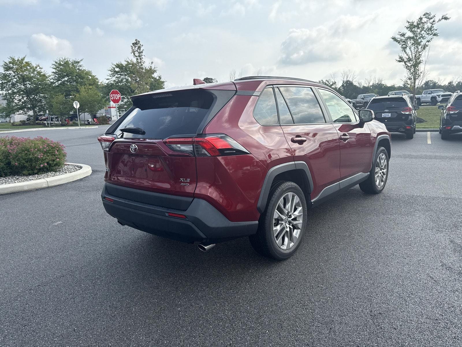 Used 2022 Ruby Flare Pearl Toyota XLE Premium image 4