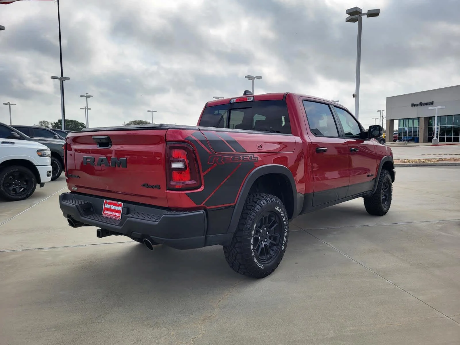 New 2026 Molten Red Pearlcoat Ram Rebel image 5
