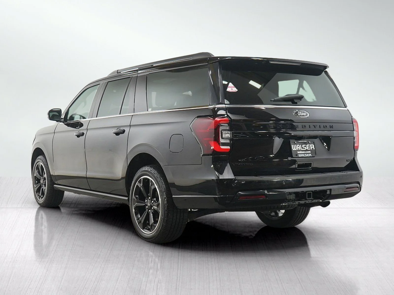 Used 2022 Black Metallic Ford Limited image 3