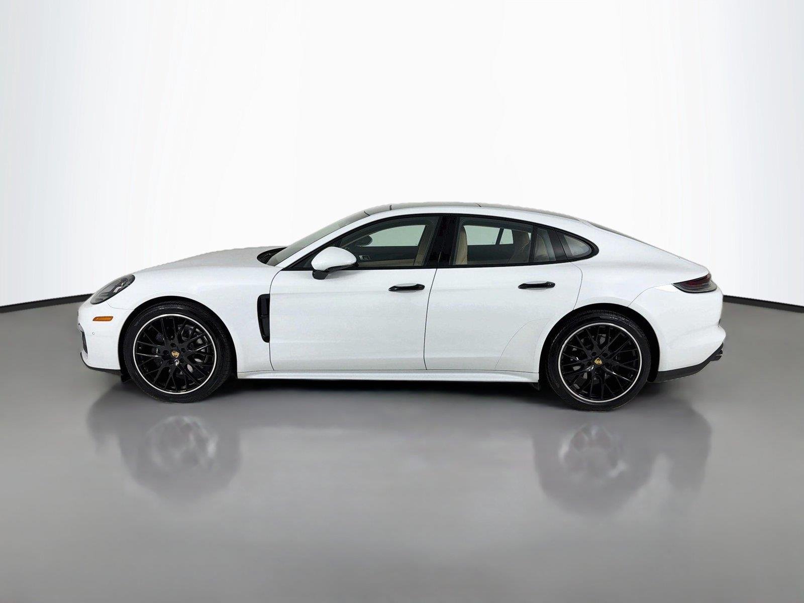 Used 2022 Carrara White Metallic Porsche 4 image 2