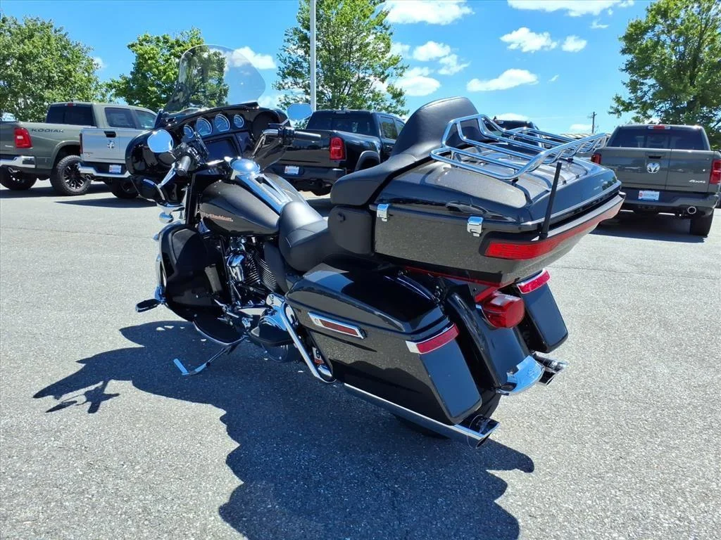 Used 2019 BLACK HARLEY Cruiser image 5
