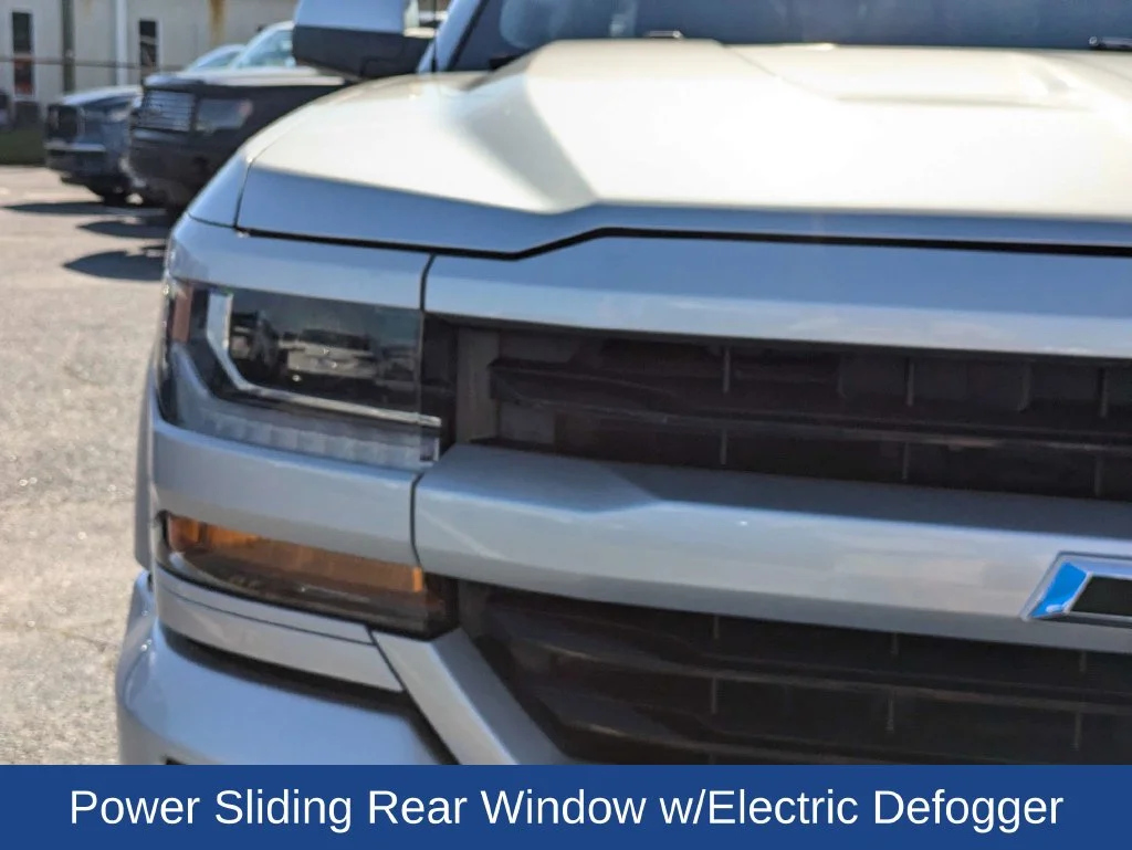 Used 2018 Silver Chevrolet LT image 10