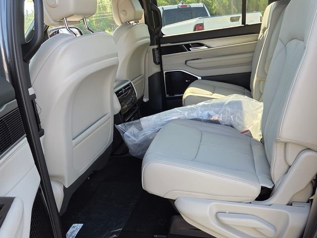 New 2026 Baltic-Gray Metallic Clear-Coat Exterior Paint Jeep Limited image 8