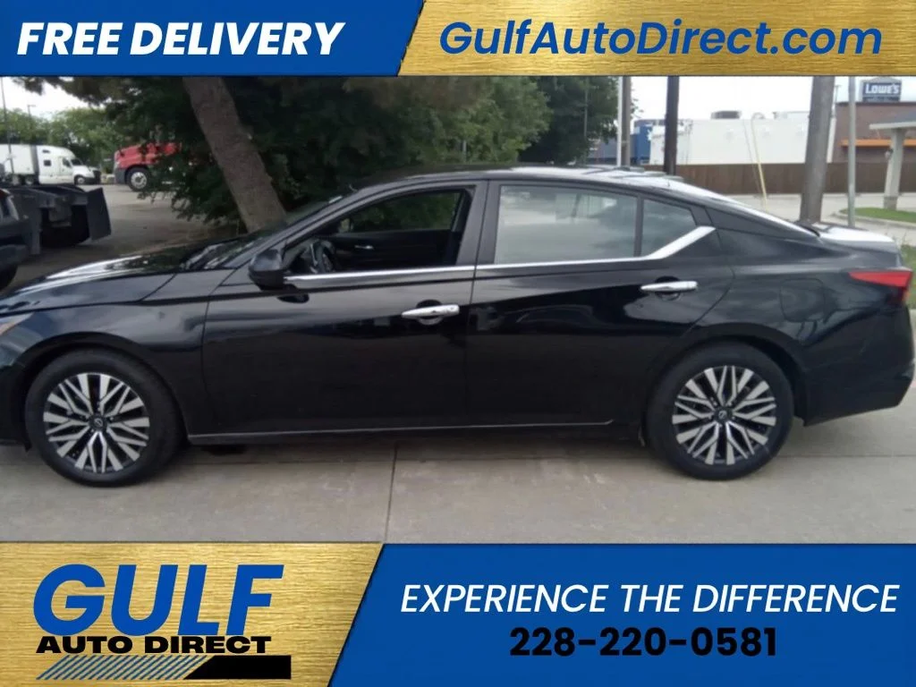 Used 2025 Black Nissan 2.5 SV image 3