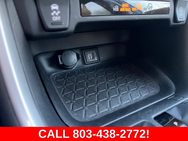 Used 2024  Toyota XLE Premium image 27