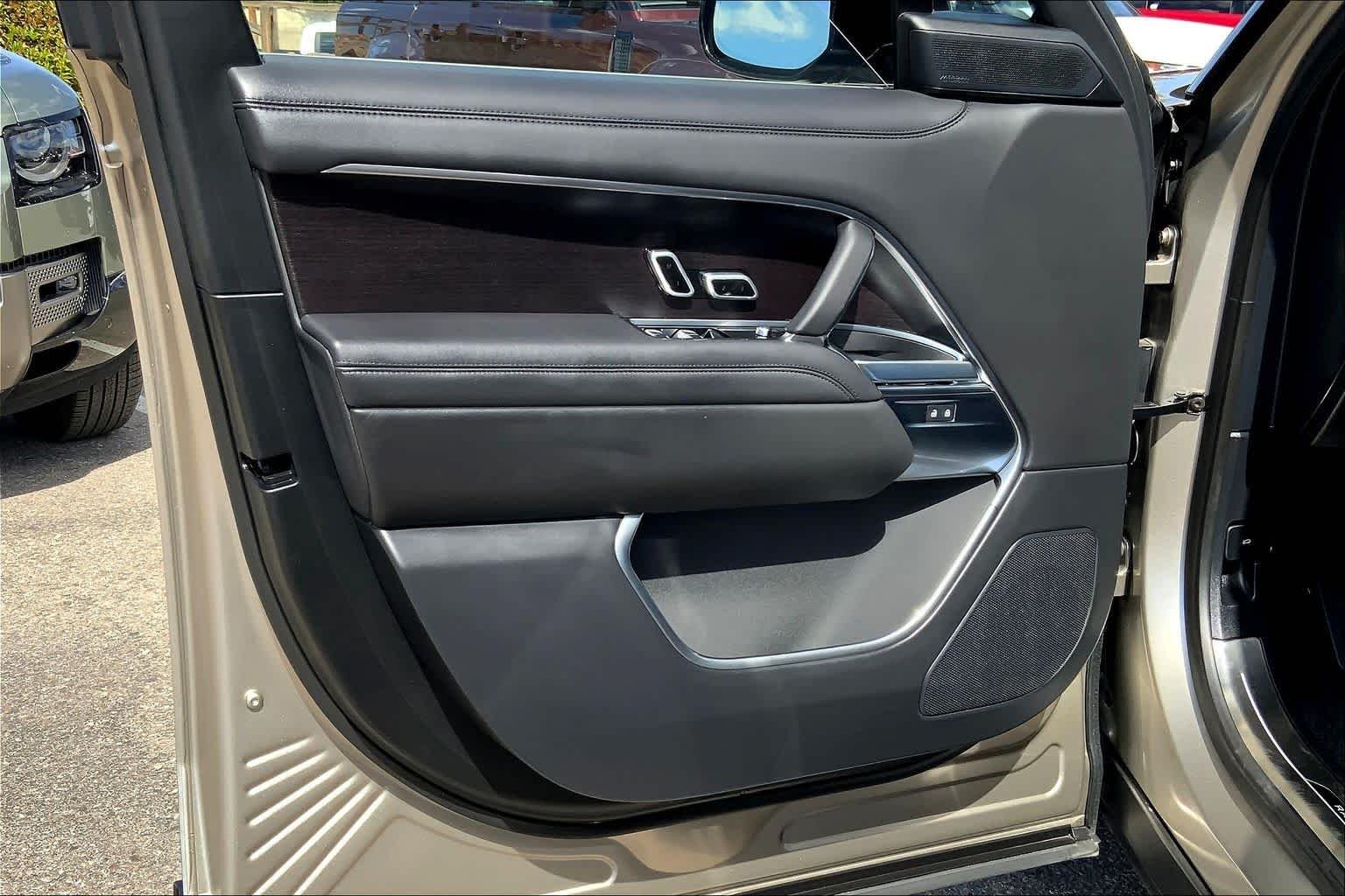 New 2025 Batumi Gold Land Rover SE image 10