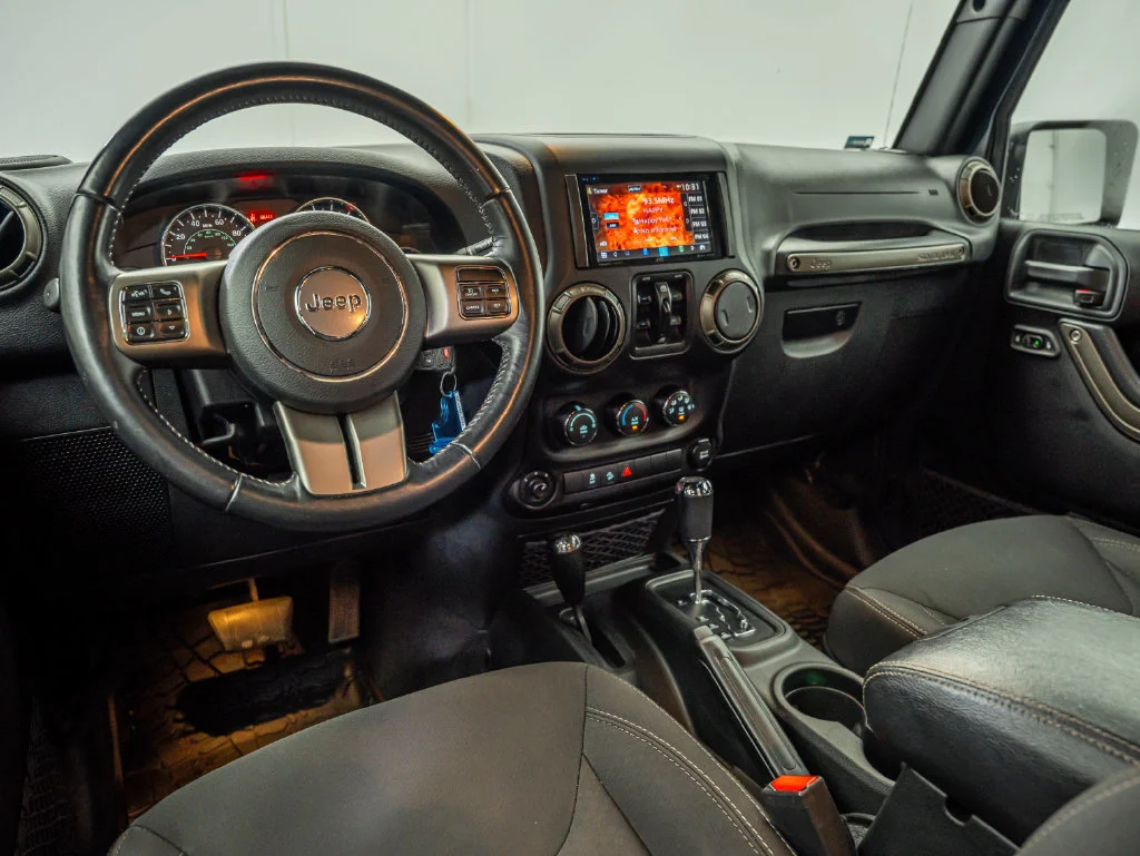Used 2018 Rhino Clearcoat Jeep Unlimited Sport image 29