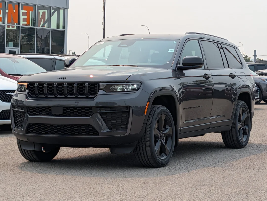New 2026 Grey Jeep Altitude - - 4x4 - 2.0L Turbo - Altitude Appearance Pkg - Trailer Tow Pkg & Power Sunroof & More! image 4