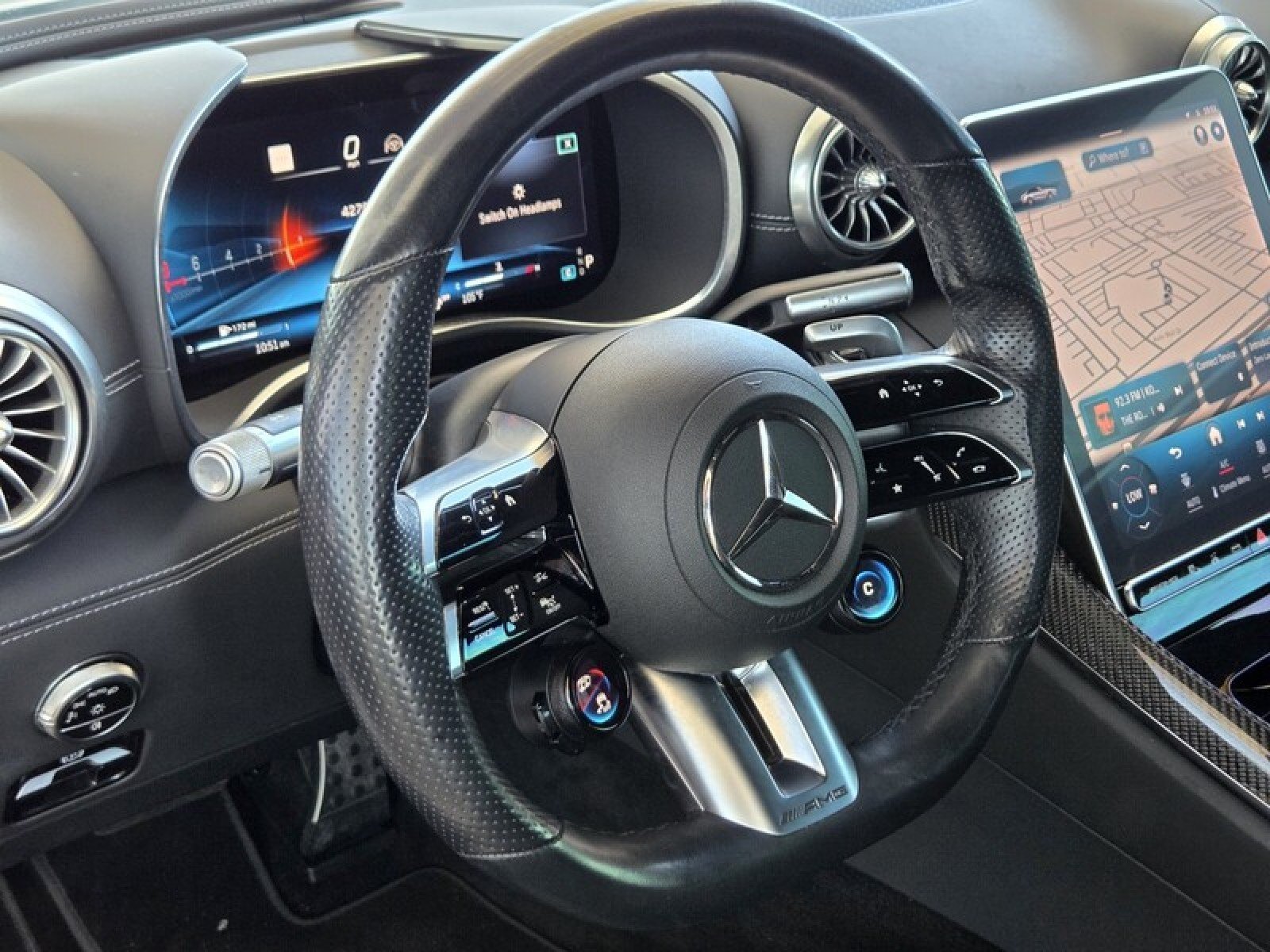 Certified Used 2022 MANUFAKTUR Moonlight White Metallic Mercedes-Benz AMG® SL 55 image 23