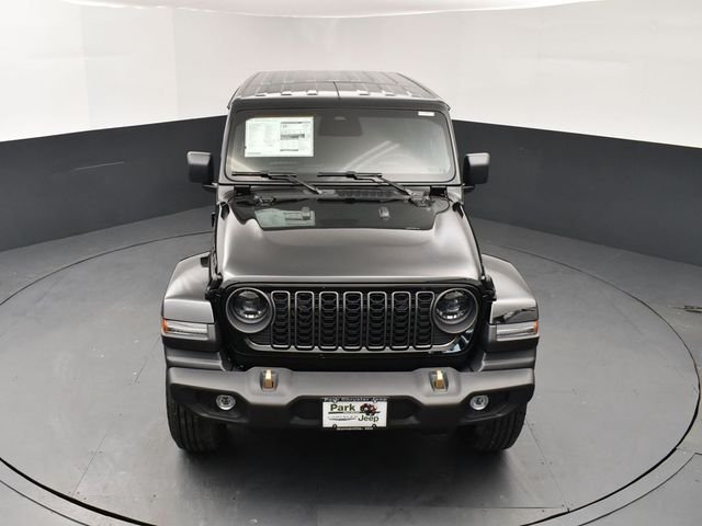 New 2026 Black Clear-Coat Exterior Paint Jeep 85th Anniversary Edition image 14