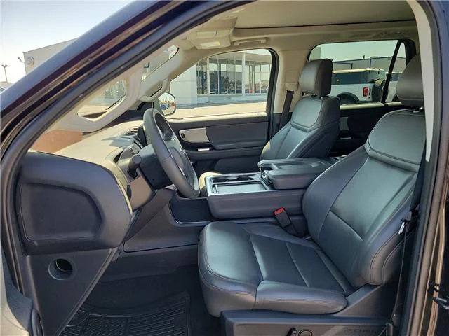Used 2025 Agate Black Metallic Ford Active 4x4 image 12
