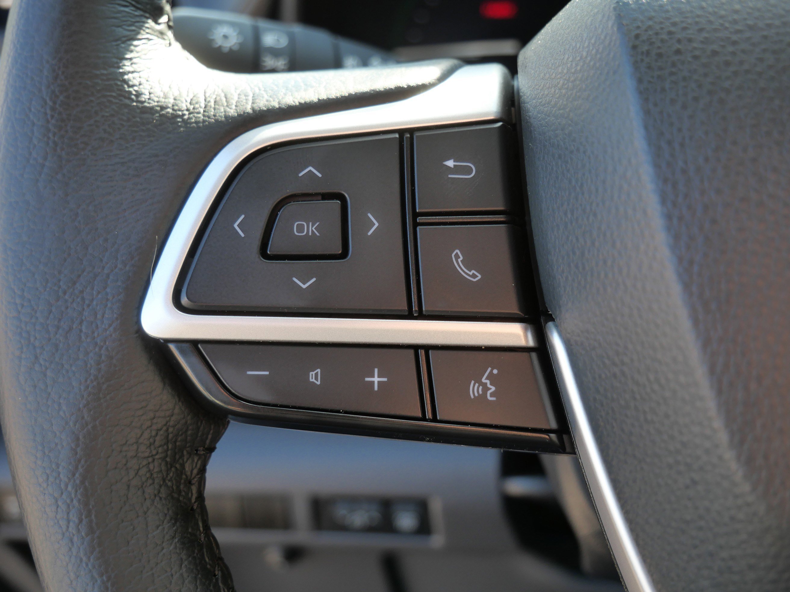 Used 2024 Midnight Black Metallic Toyota XLE image 26